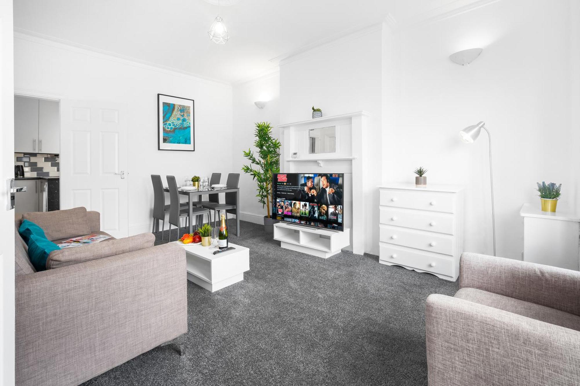 Harborne 2 Bedroom House - Parking - Smart Tv - Wifi - 62W 伯明翰 外观 照片